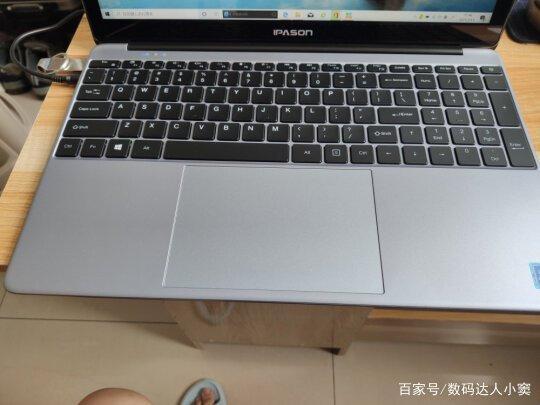 中国1819maxbook，网友直呼：这操作骚断腿！