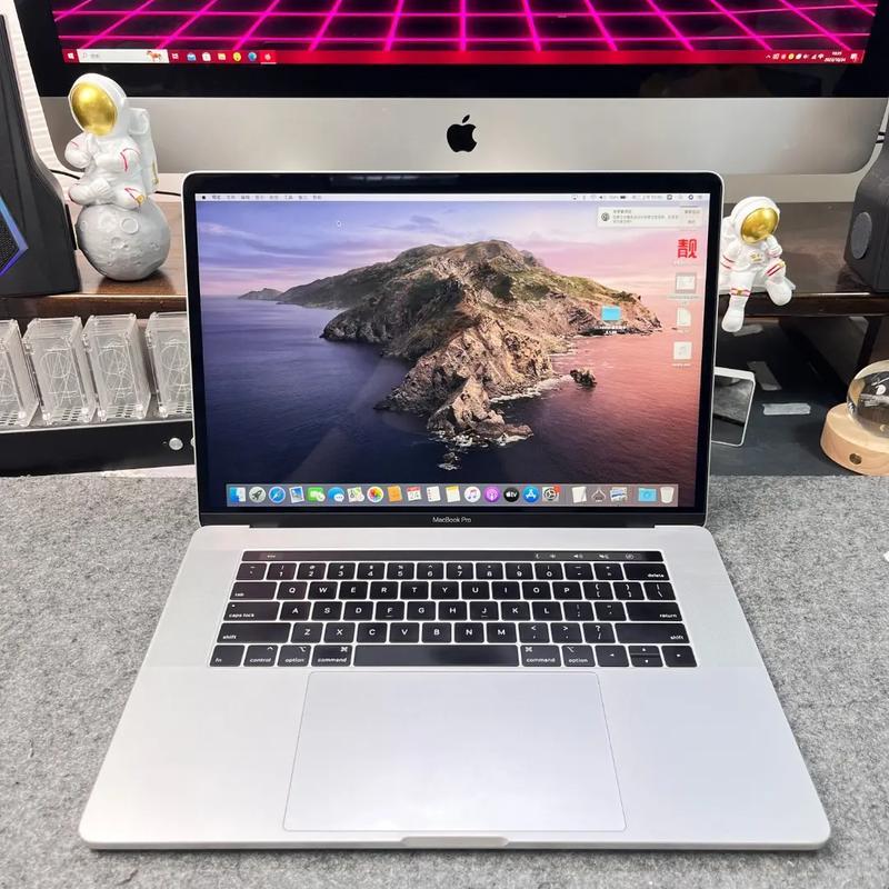 《时尚巅峰对决：18款19款MacBook Pro 15寸，笑到最后》