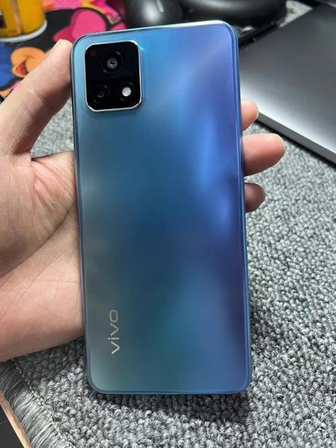 “VIVO-Y31S标准版”传奇：科技江湖的一场“逆袭”