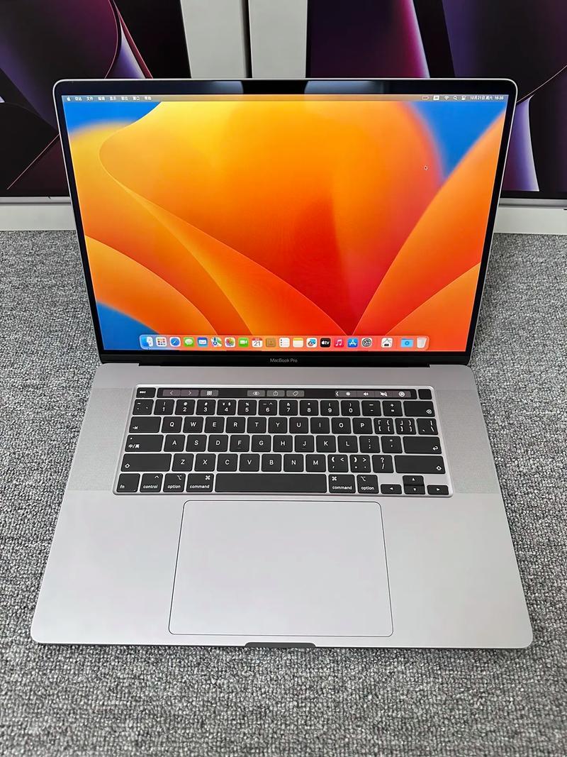 青春笔记本，高清盛宴：18岁MacBook Pro的视觉狂欢